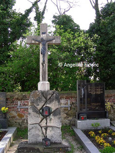 Friedhofskreuz © Mag. Angelika Ficenc