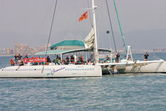 Katamaran Bootsfahrt Segeln Mittelmeer Valencia baden