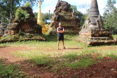 Notre guide birman pas très doué pour les photos