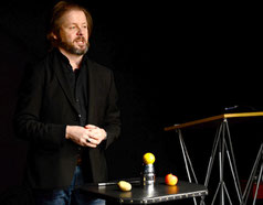 Das Becherspiel - Christian Knudsen, Zauberer in Hamburg