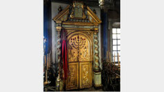 Synagogue of Mondovi Italy, Torah Ark with menorah with golden almond blossoms