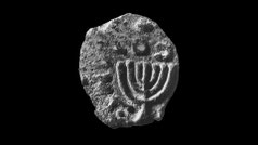siebenarmige Menora auf Münze von Mattathias Antigonus, dem Hasmonäer; König von Judäa