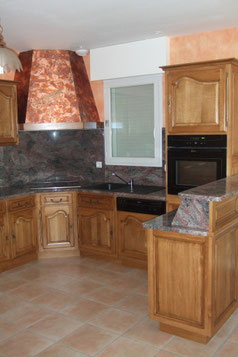  Artisan fabricant escaliers sur mesure, cuisines,volets, portes.