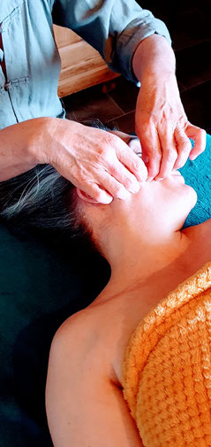 Massage du visage type kobido à Embrun