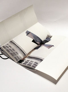 apollo-artemis, mode, design, nachhaltig, handgemacht, kunstwerk, booklet, gefaltet, stimmung, atmosphäre, jeans, kleid, surreal
