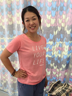 吉岡マコ代表のFBより写真をお借りしました。この日発売開始となった新しいマドレTシャツ！