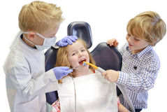 Was wird alles bei der Prophylaxe in der Zahnarztpraxis gemacht? Hier klicken! (© Claudia Paulussen - Fotolia.com)