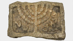 Basalt Lintel Stein aus einer Synagoge mit Menora