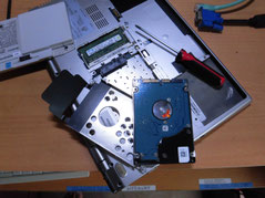 このPCのHDD[は数分で抜き取れる。