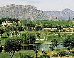 Campo de Golf El Plantio 32 km   van Villa Cas del lago