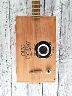 cigar box guitar- 3 cordes 