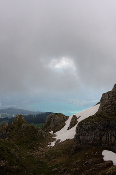 Ciel de montagne se chargant en nuage...