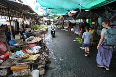 Auf dem grossen Markt in Sa Dec.