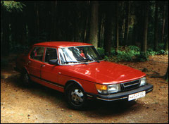 SAAB 900