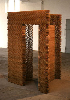 «Klappraum III», 1989, Polyesterharz, 200 x 150 x 12,5 cm (je äußere Wand)