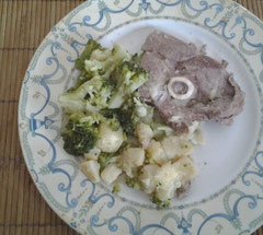 Gigot d'agneau brocolis pommes de terre 