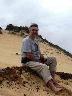 Werner auf der großen Düne in Rainbow Beach