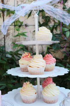 Bild: Ideen für eine Pimp-Your-Cupcake Bar, gefunden auf Partytories.de