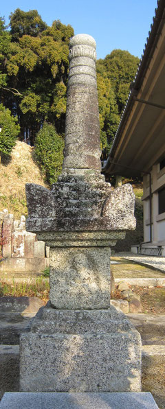 宝篋印塔(ほうきょういんとう) - 浄土宗大念寺ホームページ 宝篋印塔(ほうきょういんとう) - 浄土宗大念寺ホームページ