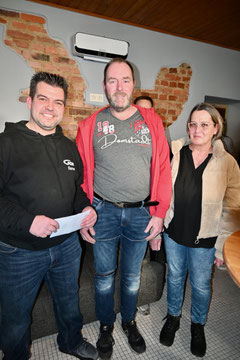 v. l. 1. Vorsitzender JCK Rene Hoffmann, Jugendvertreter Roland Kranz und Frau Verena