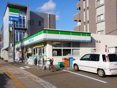 ファミリーマート　交通局前店