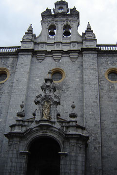 Eglise Sta Maria, XVIIe siècle, Extérieur baroque, intérieur gothique basque