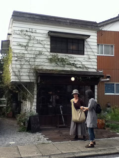 シロンスさんは素敵な店構え
