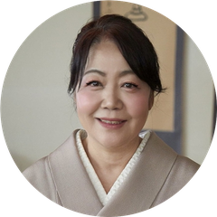 Eriyo Watanabe, Master of Incense and founder of the Renshin Shool of Incense