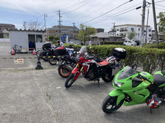 開智大型駐車場内にある自動二輪車駐輪場