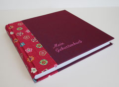 Geburtenbuch als Bucheinabnd mit einem geraden Absatz