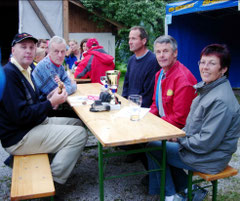 Euro Cup Ebenau 2005. vlnr: Max Hengl, Walther Luft, Johann Hutterer (1959-2020), Joe Wallmann, Hedi Wallmann. Foto: Alf Koch