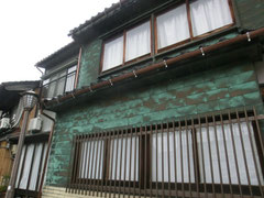 この壁面緑青の風合い!最高!