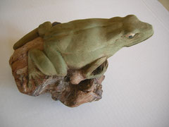 Frosch Froschskulptut Schnitzer Schnitzerei Holzfigur Holzskulptur Widmer Bildhauer