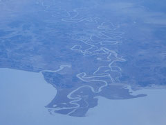 激しく川が蛇行するシベリアの平原。