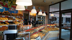 Bäckerei Weißbach Filiale › Neue Schichstraße 2 - Foto: © Devant Design