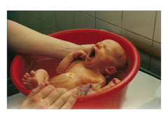 Karla wird gebadet