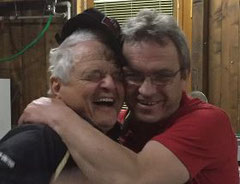Jubilar Max Erber mit "Grillmeister" Andreas Grünsteidl