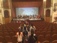 Entrada de nuestro alumnado al Gran teatro de Córdoba.