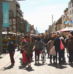 Avenue de la mer (Zeelaan), jour de marché