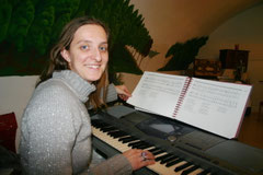 Mag. Petra Fichtenbauer weist eine Vorliebe für christliche Lieder auf. Foto: WaPA