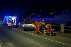 Von diesem Unfall in der Kremstalstraße führte eine Blutspur in die Lederergasse. Foto: Feuerwehr Krems