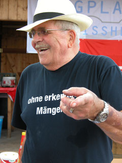 Peter Stoll, hier beim Franziskuswerkflugtag 2009 auf dem Flugplatz Schleißheim. Foto: jkob