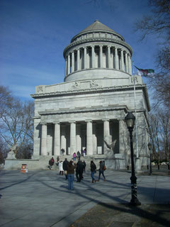 Grant's Tomb is Popular with Visitors