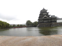 お堀の水面で雨の程度が判る