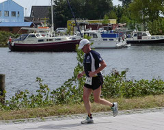 Torsten Meyer auf der Strandpromenade auf dem Weg ins Ziel.