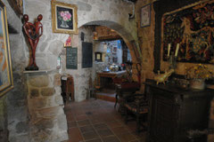 De entree van de Grand Gîte (en van de Grand Mas)