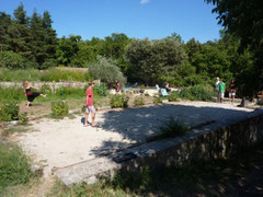 Pétanque- und Federball