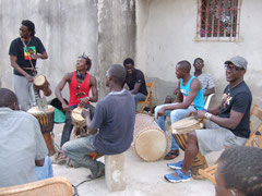 Trommeln im Senegal