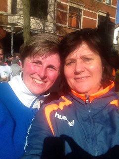 Geschafft: Nach dem Zieleinlauf ein Selfie (v.l.: Christin Senf und Anikó Blum)