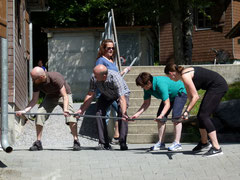 Eines der Teams beim Rohrspiel mit vollem Einsatz